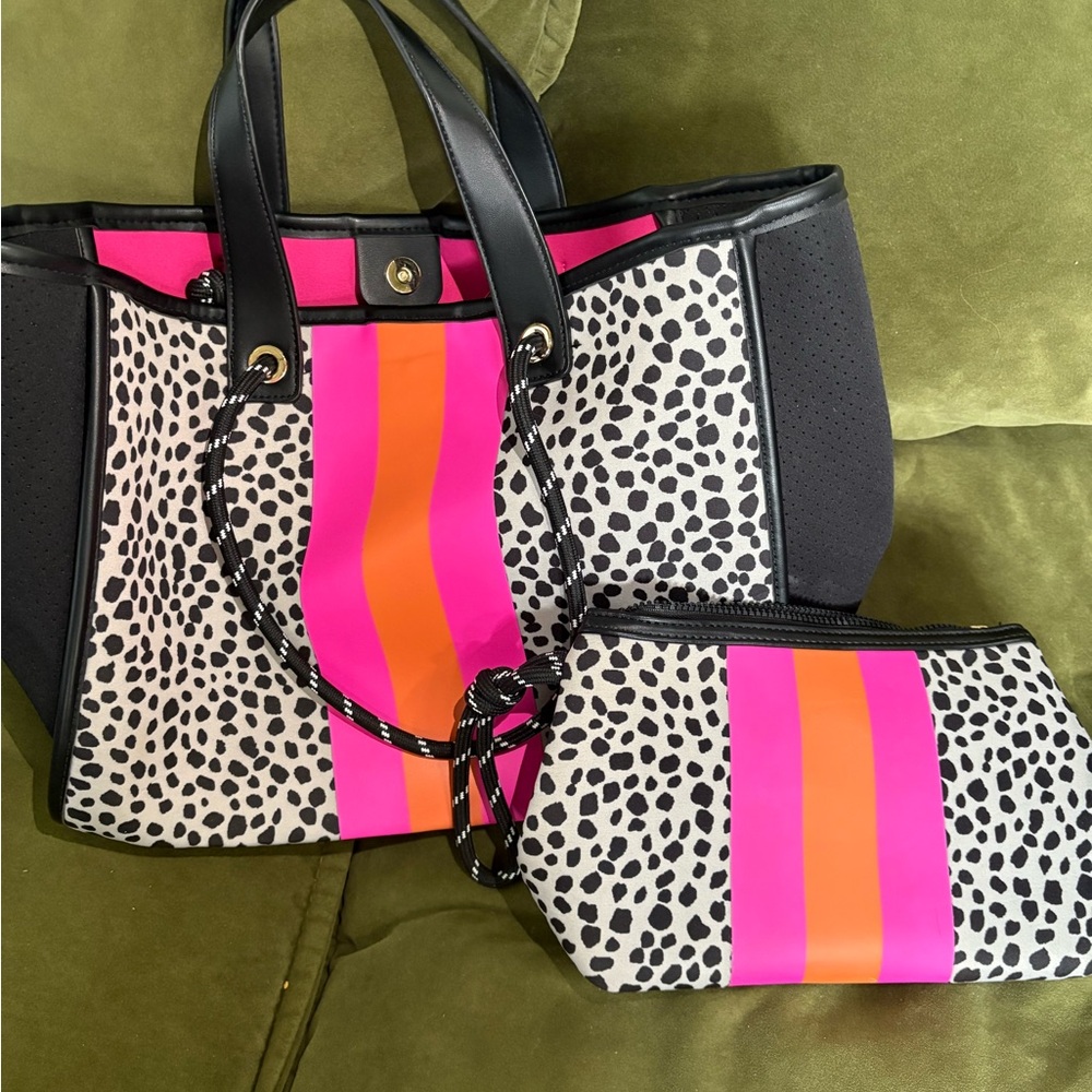 Shiraleah Stylish Black and Pink Tote Bag Set